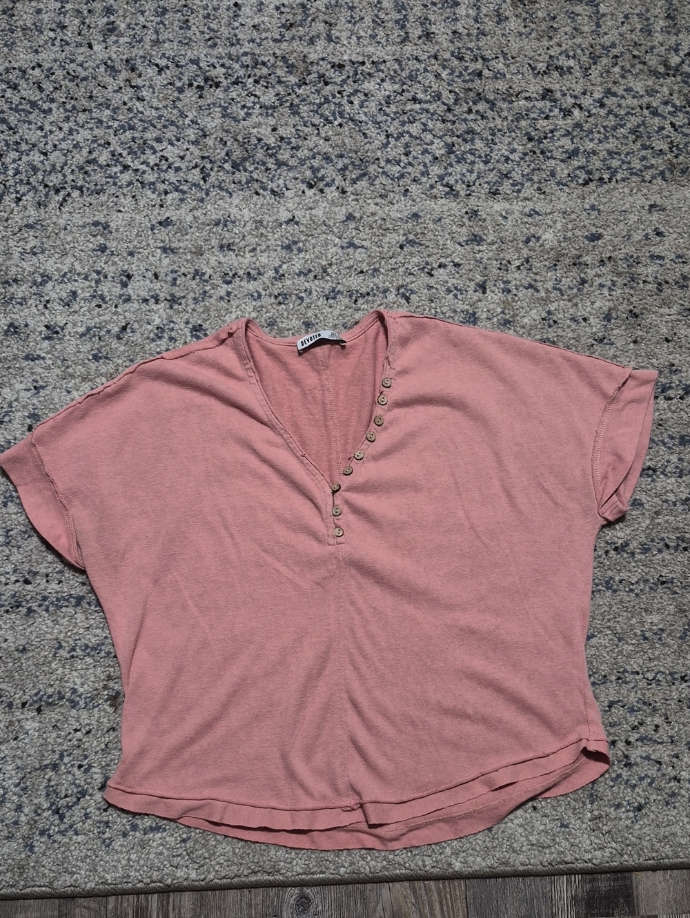 Women's Light Mauve Button-Front Short Sleeve V-Neck Tee